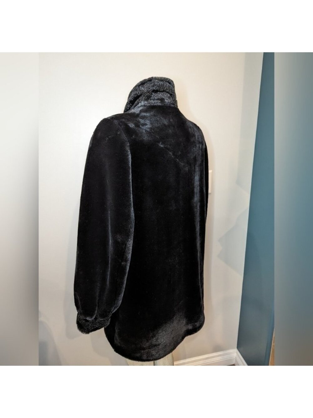 NOVELTI Black Modacrylic Luxury Cuddly Soft Faux Fur Coat. Size 5/6 P - Picture 3 of 12